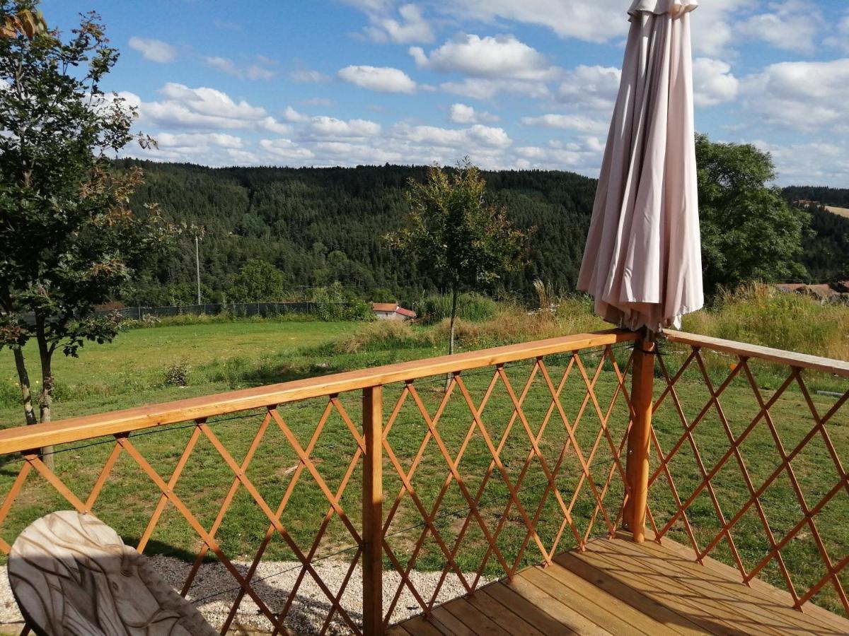 Le Chalet Des Etoiles Champagnac-le-Vieux Exteriör bild